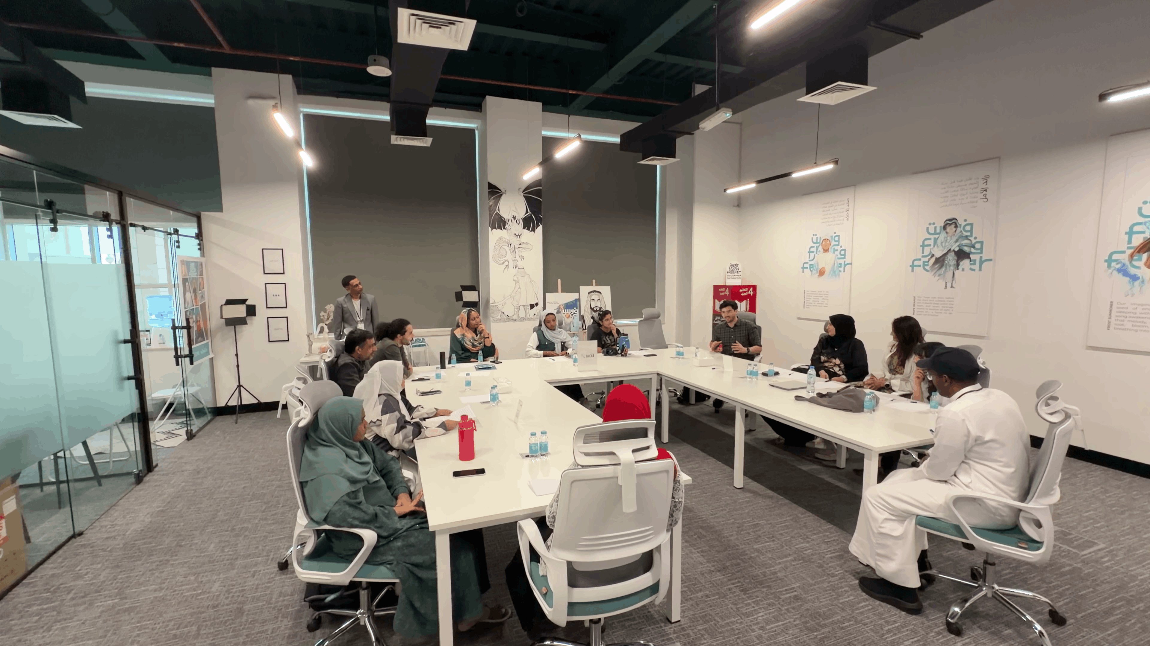 رواق الكتّاب ومحراب الشعراء: جلسة تبادل الأشعار بين روّاد الكلمة - Additional Image